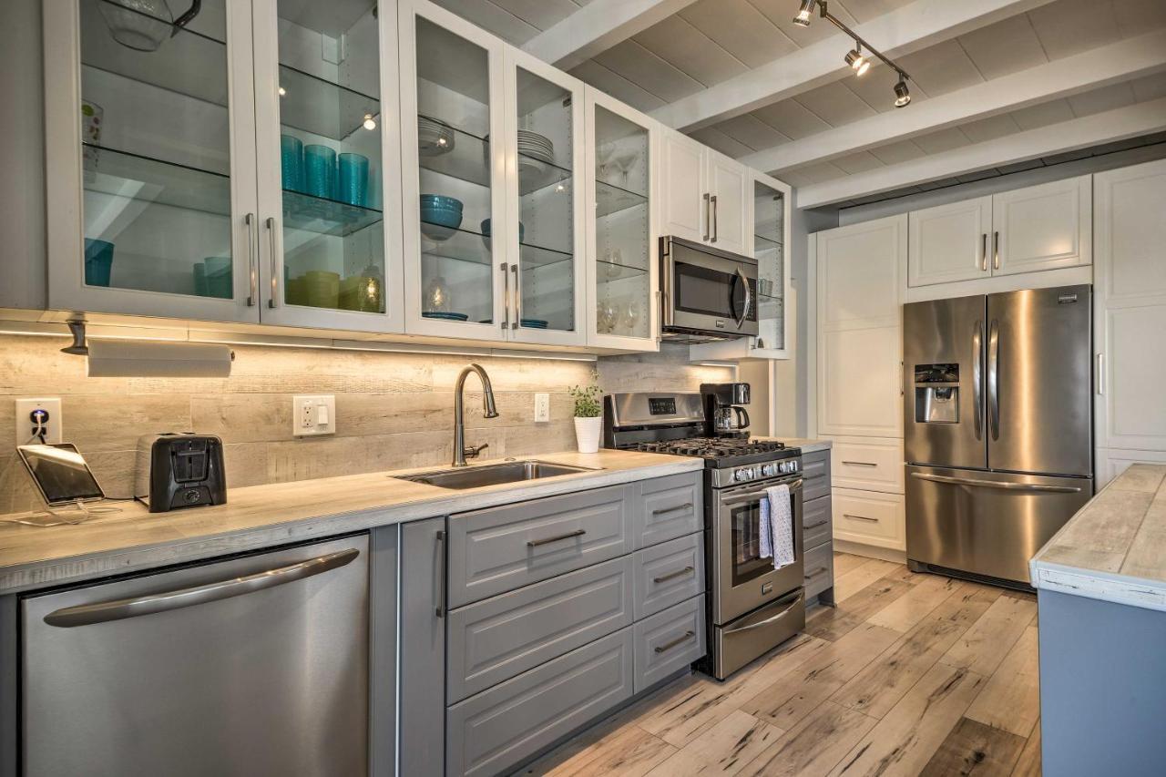 Remodeled Ventura Beach Home With Yard And Fire Pit! エクステリア 写真